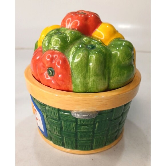 Cooks Club Vtg Ceramic Salt & Pepper Shakers Fresh Pikt Peppers Basket Green Red - Picture 5 of 9